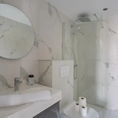 Lumineux Dans - Climatise Apartment *